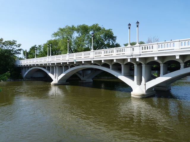 North Avenue Bridge