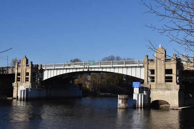 Memorial Bridge