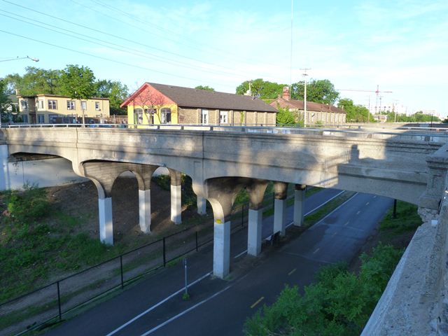 Pleasant Avenue Bridge