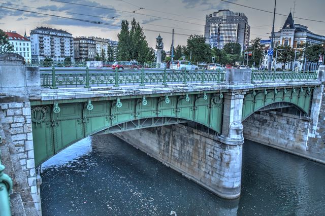 Radetzkybrücke (Radetzky Bridge)