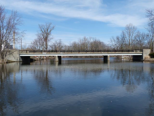 Knight Street Bridge