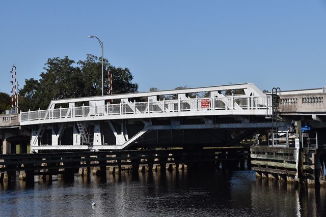 Columbus Drive Bridge