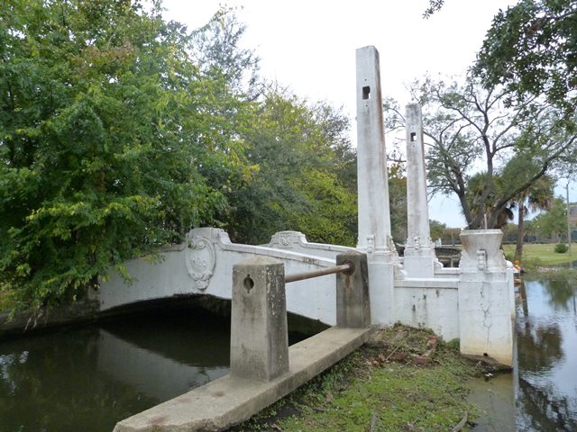 Confederate Park Bridge