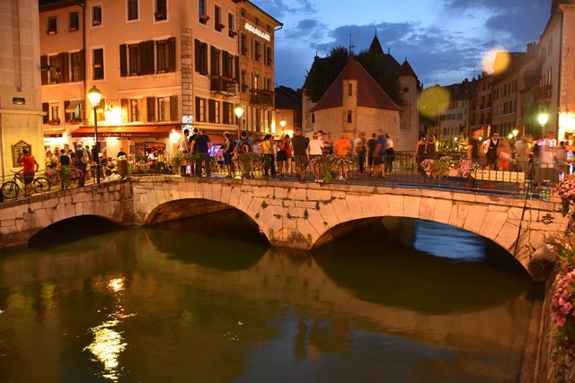アルベール・ルブール、「LES LAVEUSES A PONT-DU-CHATE Historic Bridges: France
