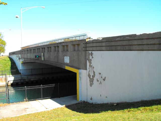Diversey Harbor Inlet Bridge