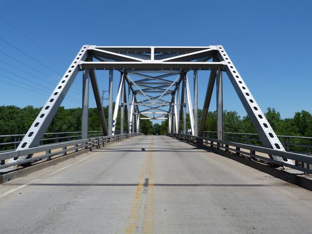 Francisco Avenue Bridge