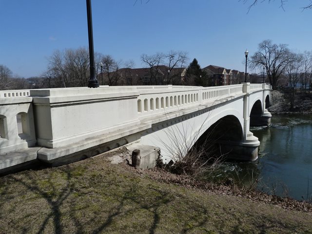 La Salle Avenue Bridge