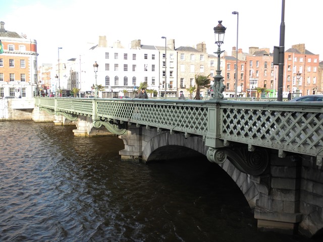 Grattan Bridge (Droichead Grattan)