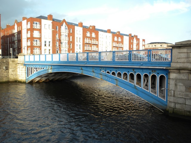 Rory O'More Bridge (Droichead Ruaraí Uí Mhóra)