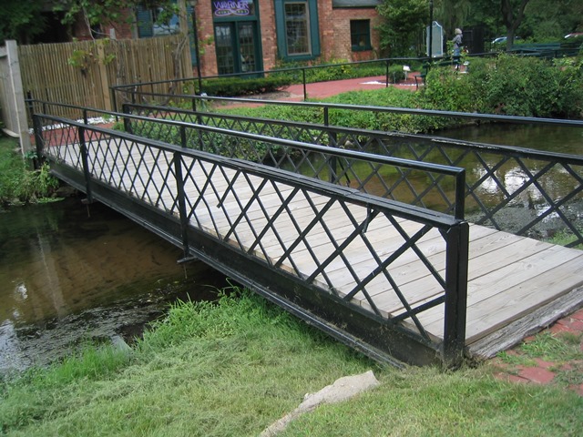 Paw Paw Footbridge