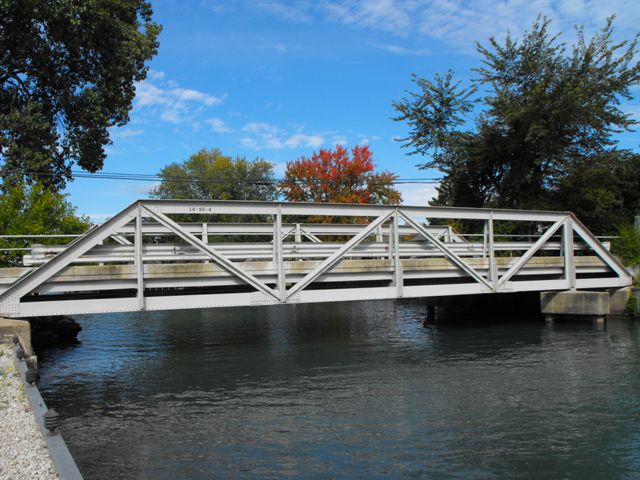 Swan Drive Bridge