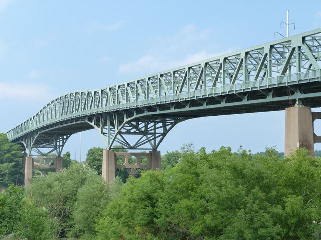 Lofton Henderson Memorial Bridge