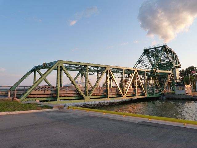 La Salle Causeway Bridge