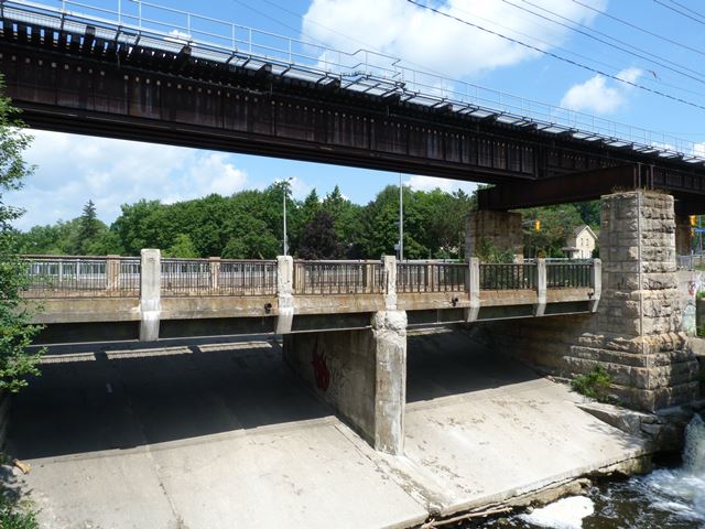 Macdonell Street Bridge