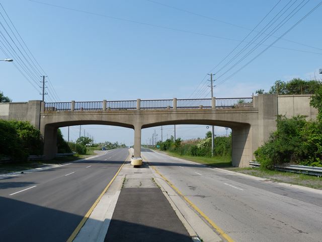 Royal Windsor Drive Rigid-Frame Overpass