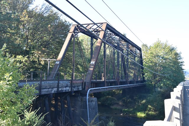 HistoricBridges.org - Cottage Grove Railroad Bridge Photo Gallery