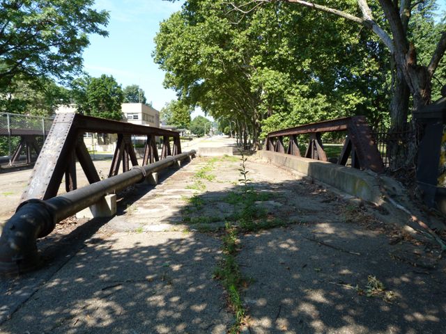 Ridge Avenue Bridge