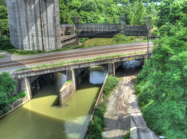 Turtle Creek Stone Arch Railroad Bridge