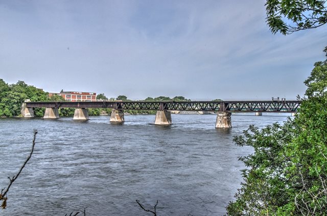 Pont Ferroviaire de la Rivière Richelieu (Rivière Richelieu Railway Bridge)