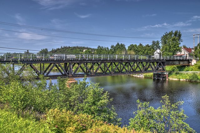 Pont Ferroviaire de Jonquière (Jonquière Railway Bridge)