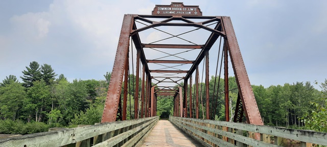 Pont Ferroviaire de la Rivière Coulonge (Coulonge River Railway Bridge)