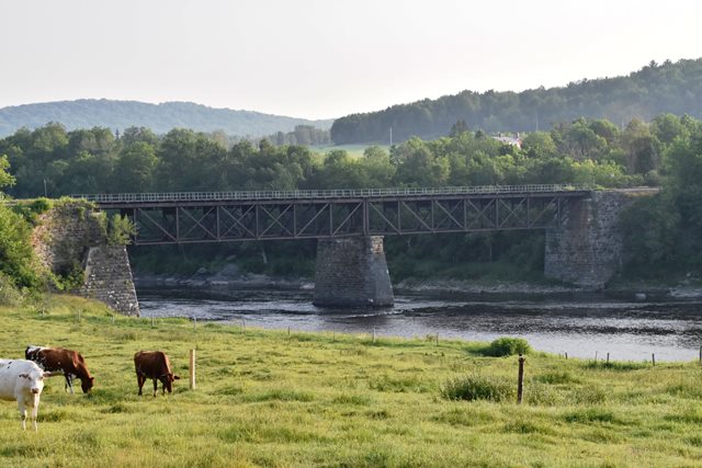 Pont Ferroviaire de la Rivière Saint-François (Saint-François River Railway Bridge)