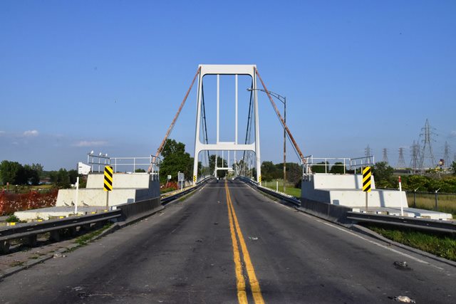 Pont suspendu de Beauharnois (Beauharnois Suspension Bridge)