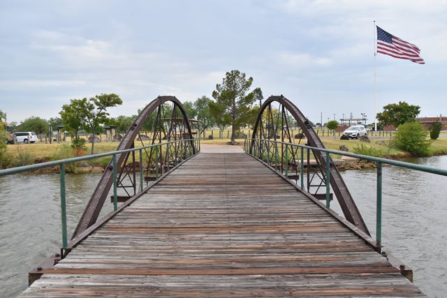 Gordon Lake Bridge 1