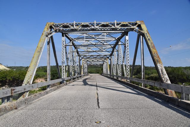 I-10 North Frontage Road Bridge