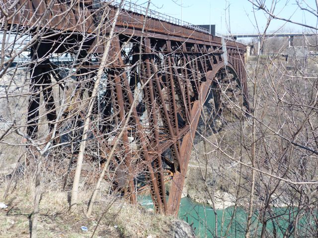 Whirlpool Rapids Railroad Bridge