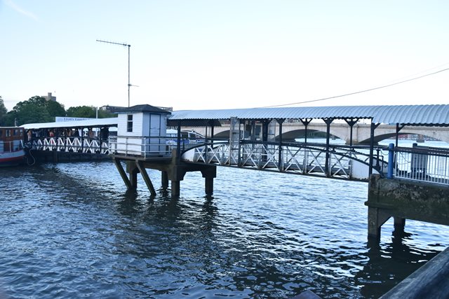 Putney Pier Bridge