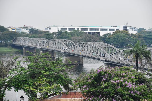 Cầu Trường Tiền (Truong Tien Bridge)