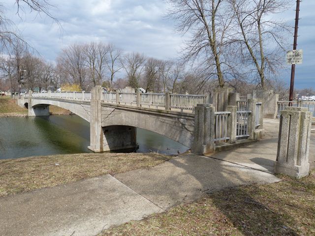 Lincoln Park Bridge